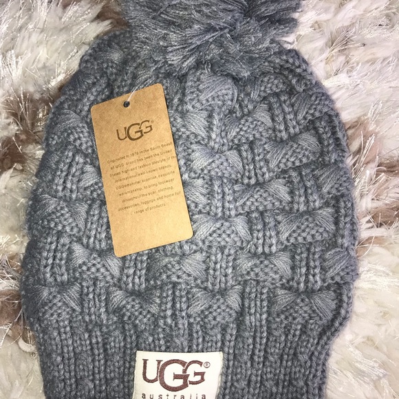 Ugg Pom Beanie and Scarf Set - Picture 3 of 5